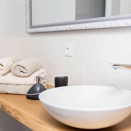 L'attrap'reves : Le Confort Hotelier, La Convivialite En Frühstückspension 3*