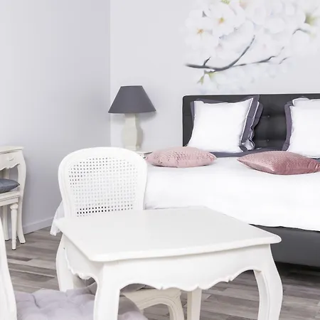 L'attrap'reves : Le Confort Hotelier, La Convivialite En Bed & Breakfast 3*