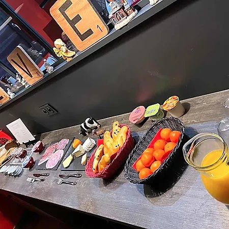 L'attrap'reves : Le Confort Hotelier, La Convivialite En Frühstückspension 3*