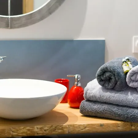 L'attrap'reves : Le Confort Hotelier, La Convivialite En Frühstückspension 3*