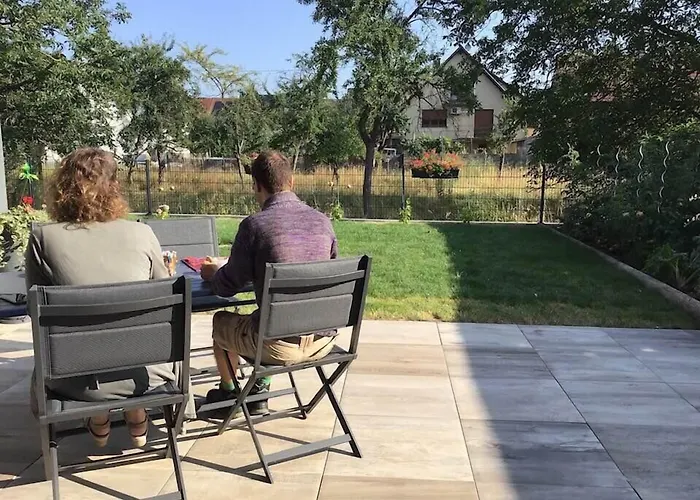 L'attrap'reves : Le Confort Hotelier, La Convivialite En Bed & Breakfast 3*