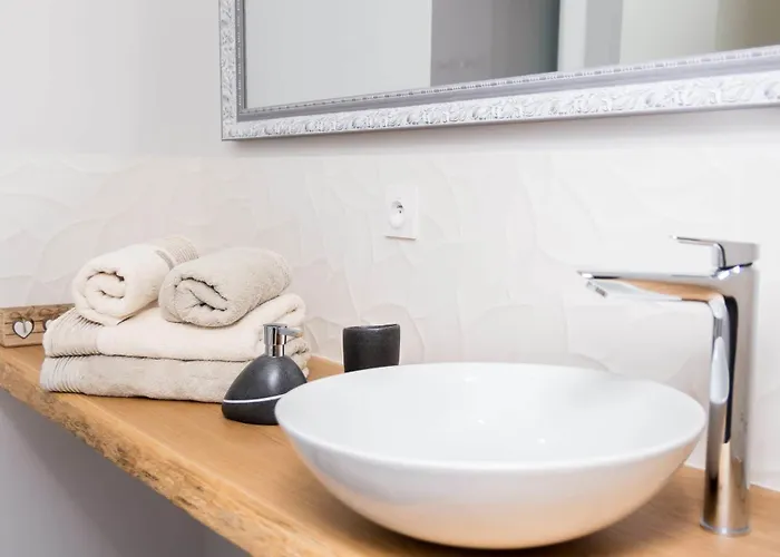 L'attrap'reves : Le Confort Hotelier, La Convivialite En Bed & Breakfast 3*