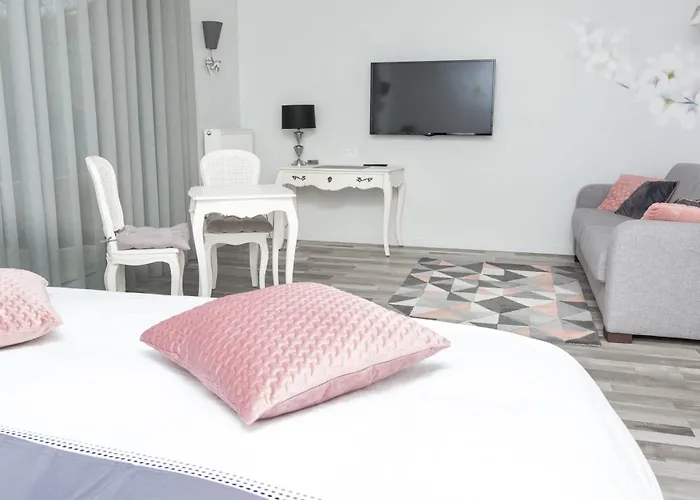 L'attrap'reves : Le Confort Hotelier, La Convivialite En 3* Ergersheim